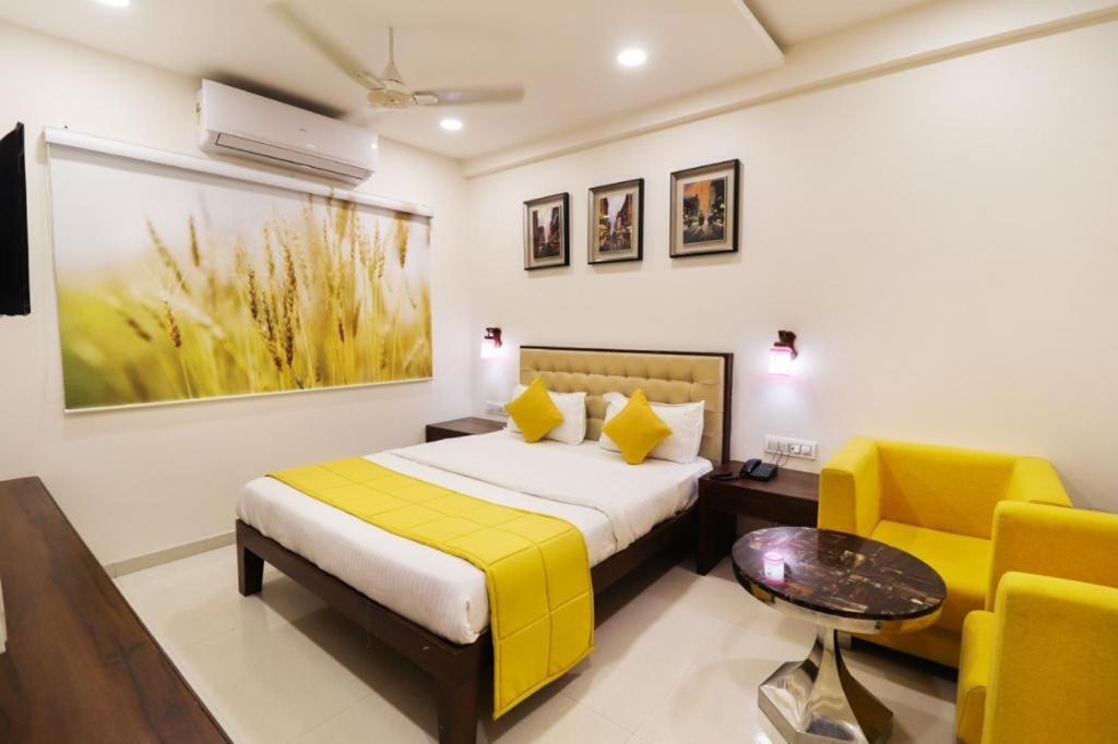 Royal Inn Hotel Ambaji Экстерьер фото