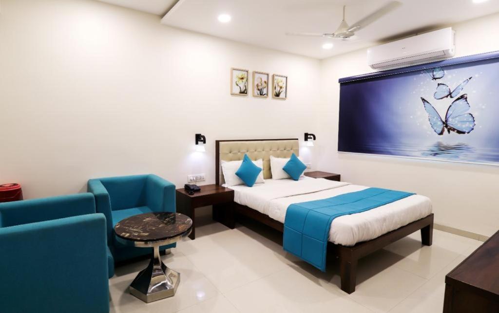 Royal Inn Hotel Ambaji Экстерьер фото