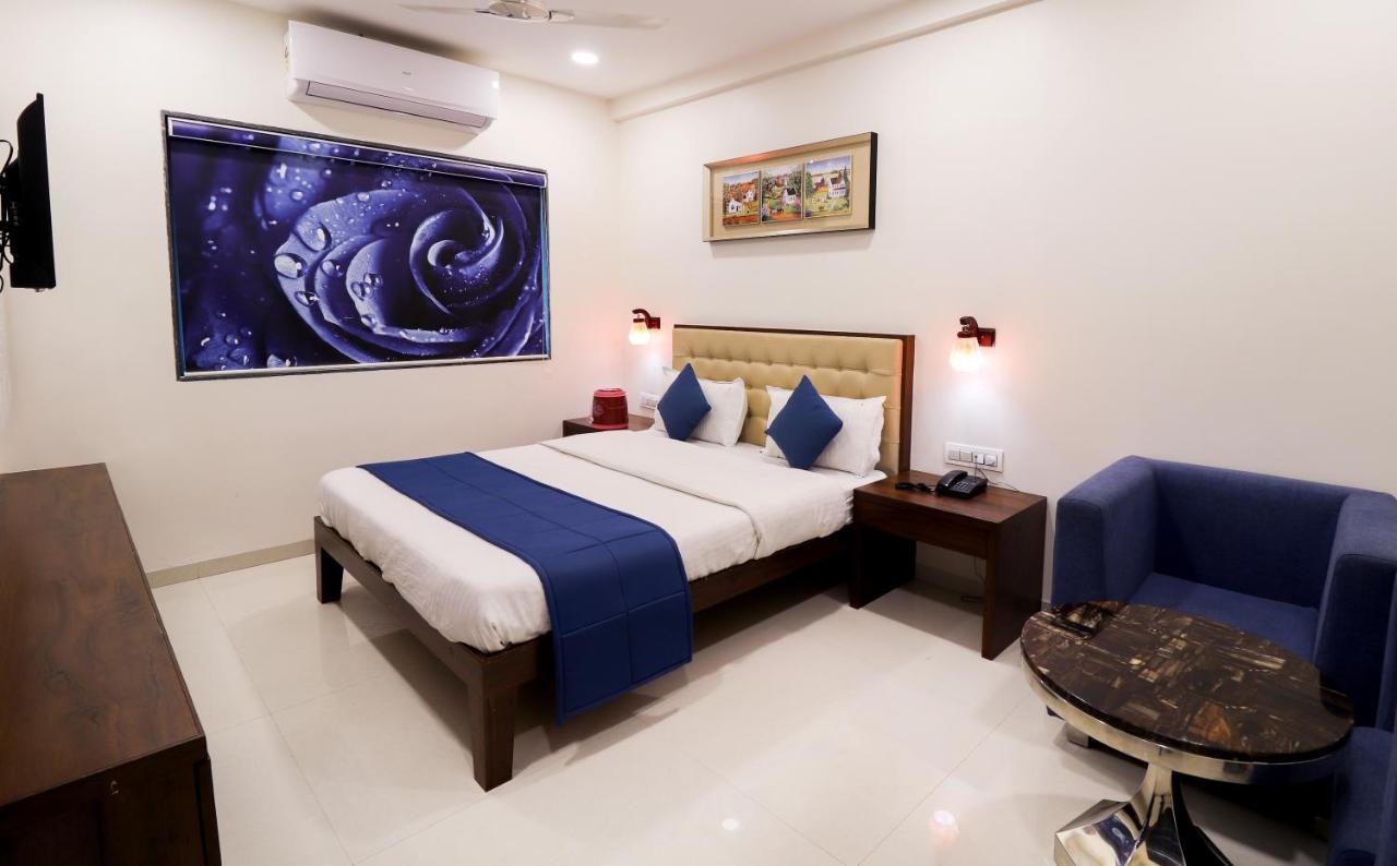 Royal Inn Hotel Ambaji Экстерьер фото