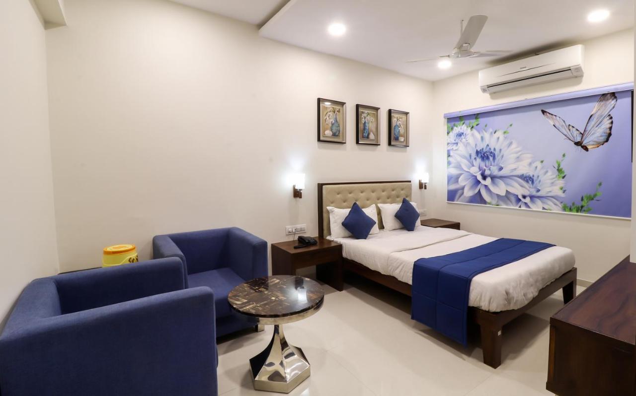 Royal Inn Hotel Ambaji Экстерьер фото
