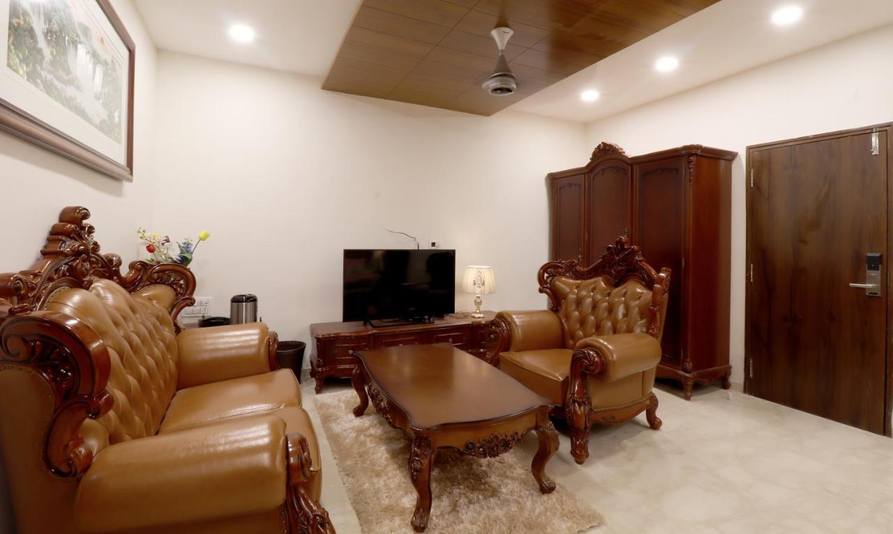 Royal Inn Hotel Ambaji Экстерьер фото